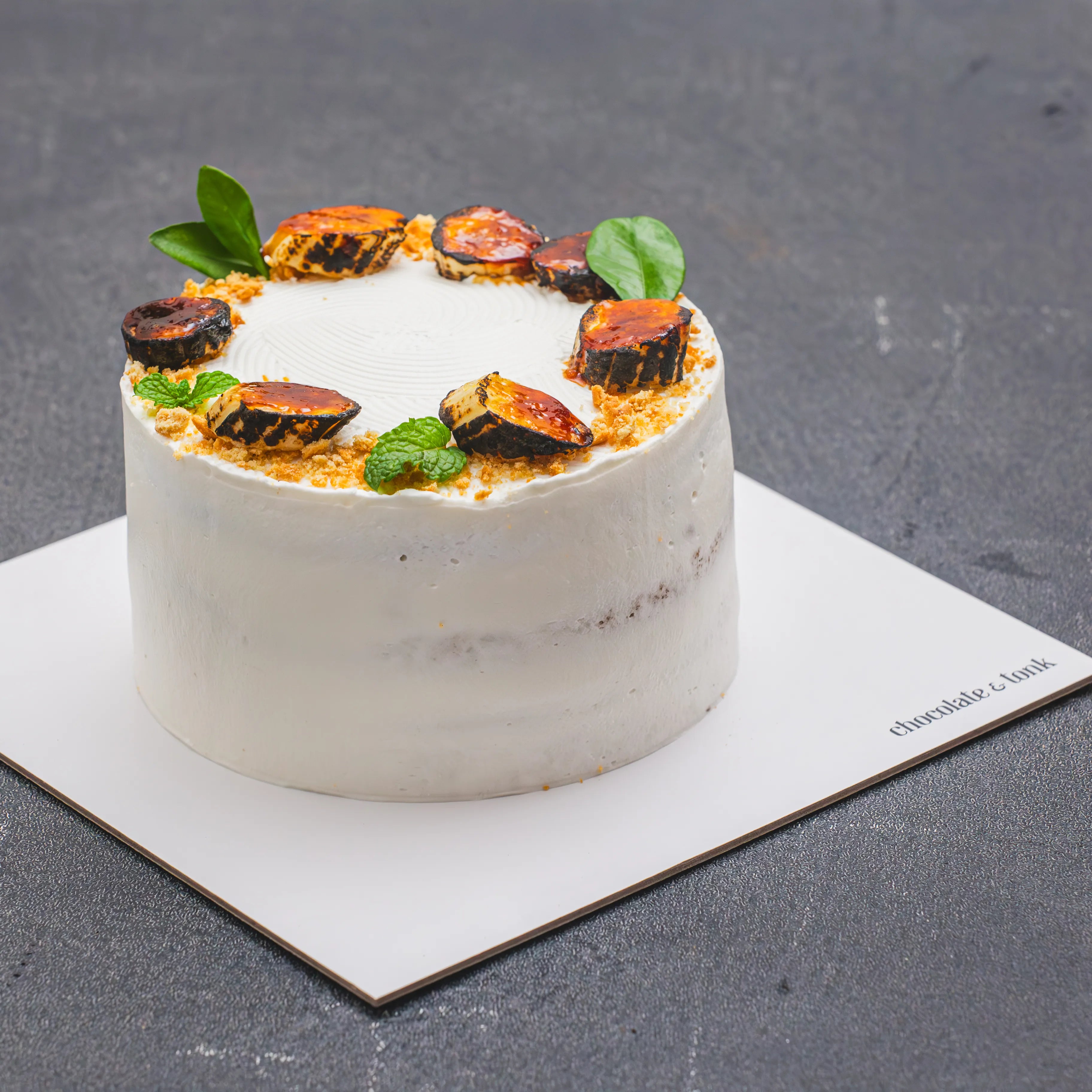 Vanilla sponge with dulce de leche, whipped cream, and fresh bananas